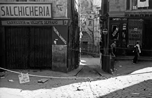 Leash: Barrier in front of the combat zone in Toledo, 1936