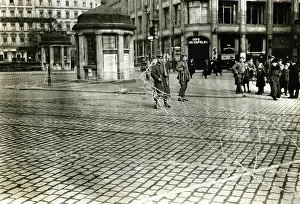 Oranien: Barrier at the Oranien bridge in Berlin, 1919
