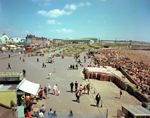 The J Salmon Image Archive: Barry Island - The promenade