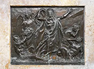 Vierge: Bas-relief, Eglise Saint-Jean-Baptiste, Nemours, France