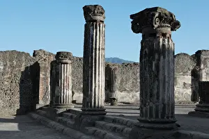 Porticoes: Basilica, Pompeii, Italy
