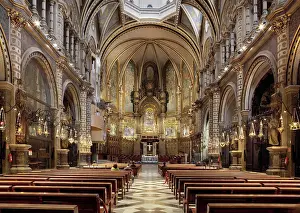 Baix: Basilica, Santa Maria monastery, Montserrat, Catalonia