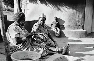 Elim: Basket making at Twananani, a women's project near