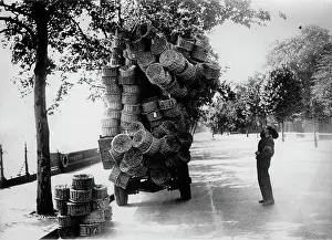 Overloaded: Basket seller