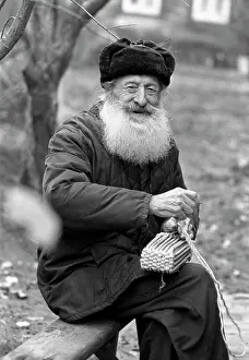 Kostroma: Bast shoes making, 1989