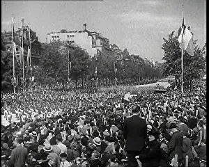 Elysees: Bastille Day Military Parade