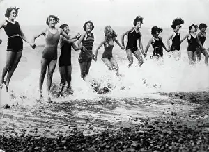 Tankerton: Bathers and surf in the seaside resort