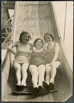Skelter: BATHING BEAUTIES OF 36