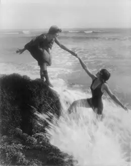 Sennett: Two bathing beauties at seaside. Publicity ?