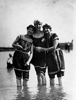 Natty: BATHING BELLES