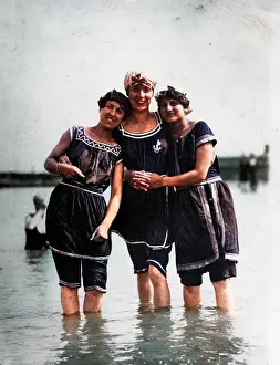 Natty: BATHING BELLES