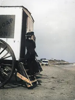 Atcolourisedpic: BATHING MACHINE 1900