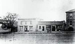 Noahs: Bathurst Street