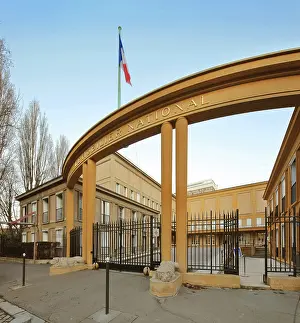 Couronne: Batiment Perret, Le Mobilier National, Paris, France