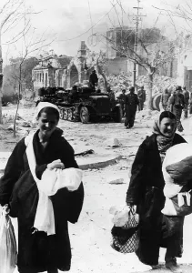Frau: Battle of Sevastopol, 1942
