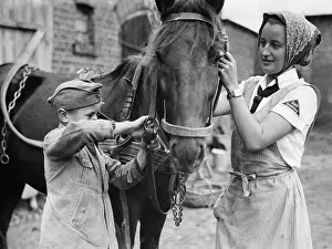 Childcare: BDM girl in Warthegau, 1940