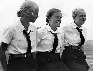 Scarves: BDM girls, 1930s