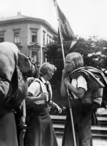 Pennants: BDM girls, 1934