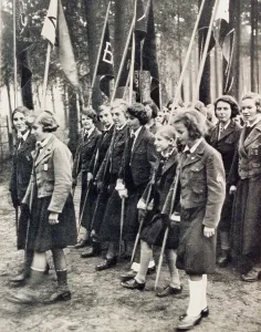Bund: BDM/GIRLS MARCHING
