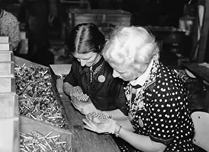 Prolonged: BDM leader and worker in a munitions factory, 1940