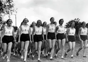 Lockstep: BDM members doing sport, 1937