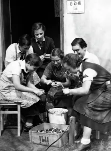 Potatoes: BDM training camp in Buckow, 1937