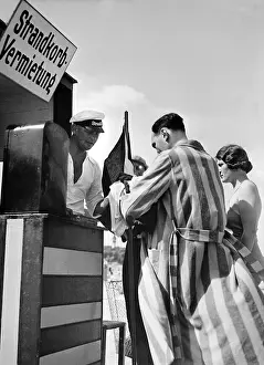 Wannsee: Beach chairs to rent in Berlin, 1935