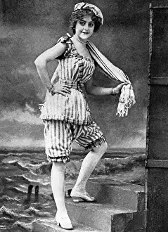 Pumps: Beach fashion, 1910s