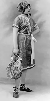 Laces: Beach fashion, 1913