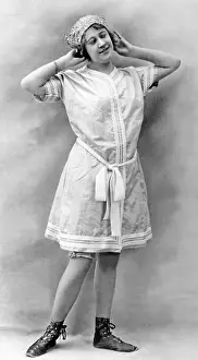 Womans: Beach fashion, 1913