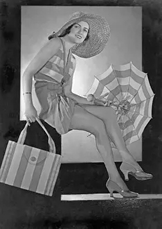 Pumps: Beach fashion, 1930