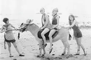 Tells: Beach life, 1926