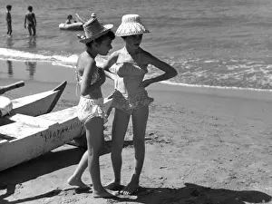 Beauties: BEACH LOLITAS