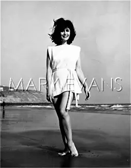 Splits: BEACH ROBE AT BEACH