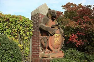 Zoologischer: Bear statue, Berlin Zoo, Tiergarten, Berlin, Germany