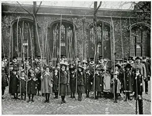 Yeomen: Beating the bounds of the Tower of London 1906