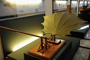 Vinci: Beating wing. Study by Leonardo da Vinci. Model by Mario Alb