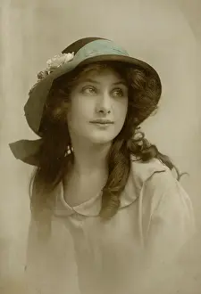 Belle Elise Collection: Beautiful woman wearing hat