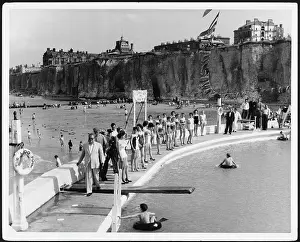 Contests: BEAUTY CONTEST 1956