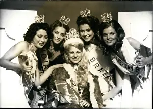 Monique: Five Beauty Queens in a competition