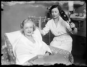 Beautician: BEAUTY TREATMENT, 1932