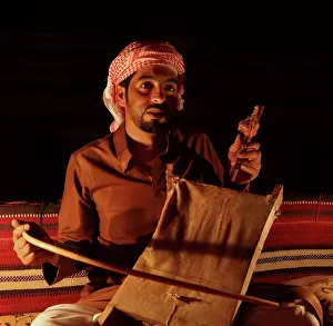Vadi: Bedouin playing rabab, Wadi Rum, Jordan