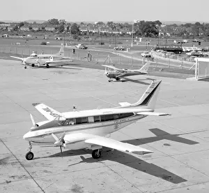 Gatwick: Beechcraft 65-B80 Queen Air XB-MIL