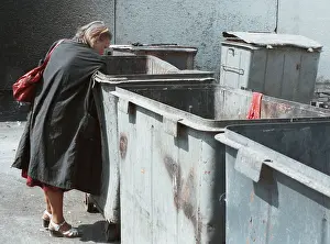 Digging: Beggars in Moscow, 1989