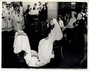 Dargenteuil: Belgian princesses in Holy Communion service
