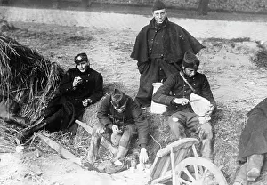 Rast: Belgian soldiers having breakfast, 1914