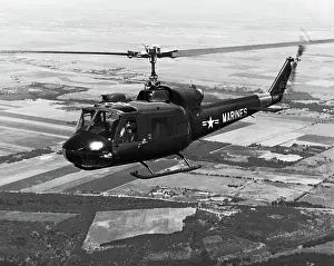 Hawkerbeechcraft: Bell 204 UH-1E Huey