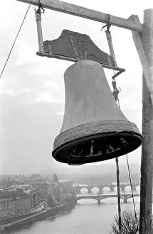 Letna: Bell - general strike