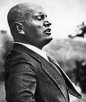 Duce: Benito Mussolini, 1930