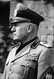 Contracting: Benito Mussolini, 1941